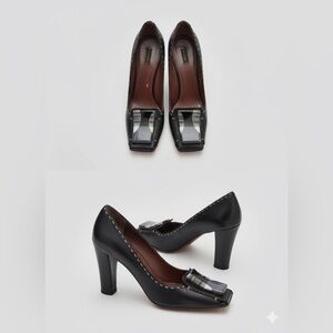 Vintage Marc Jacobs Italian leather pump with resin “buckle”